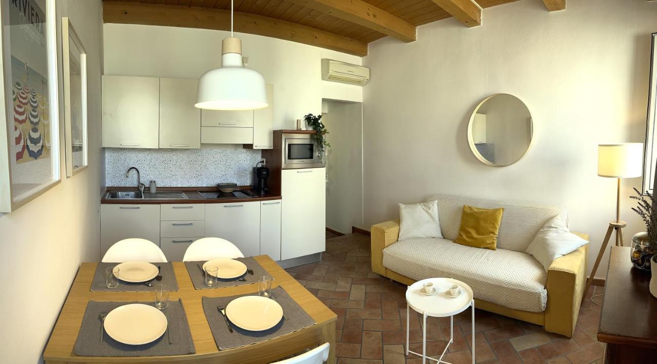 Appartements Dans Agreable Maison De Ville Centre Historique De Rimini Exterior foto